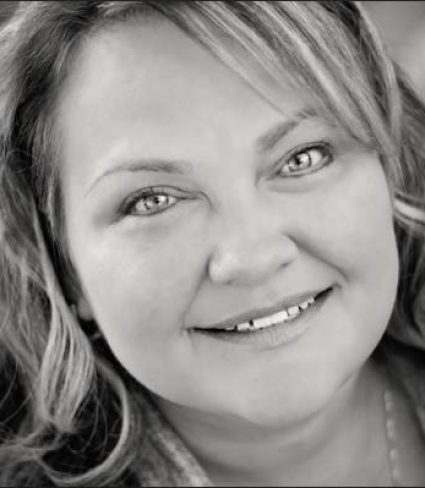 Wendy Higgins Headshot